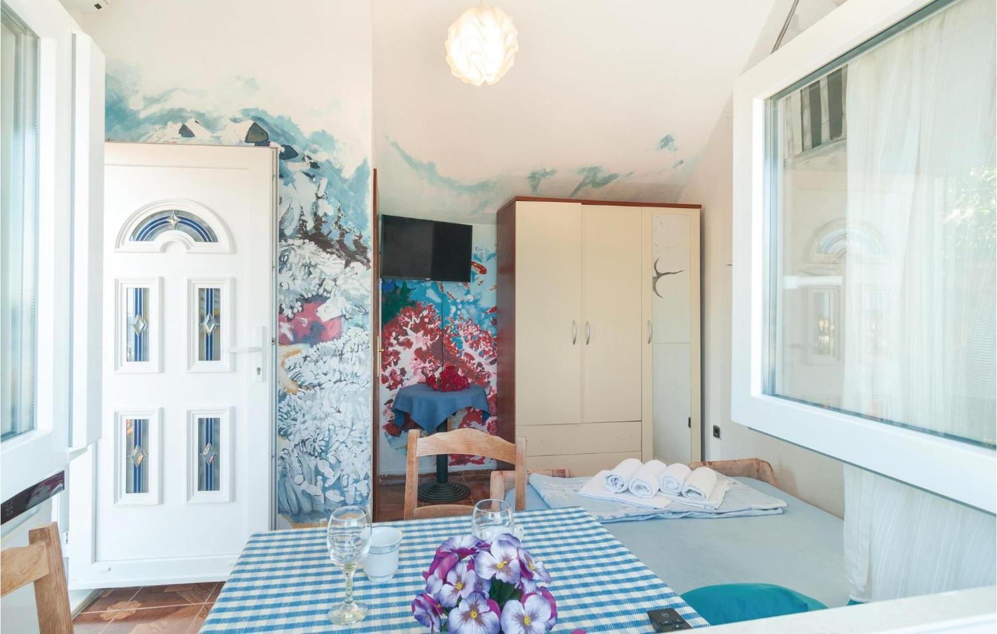 Gorgeous Apartment In Omis With House Sea View Dış mekan fotoğraf