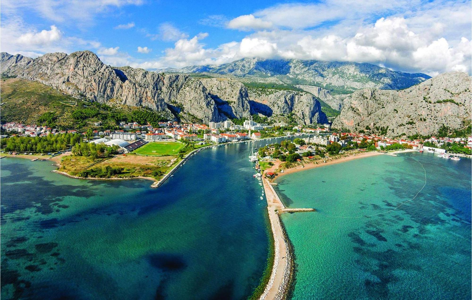 Gorgeous Apartment In Omis With House Sea View Dış mekan fotoğraf