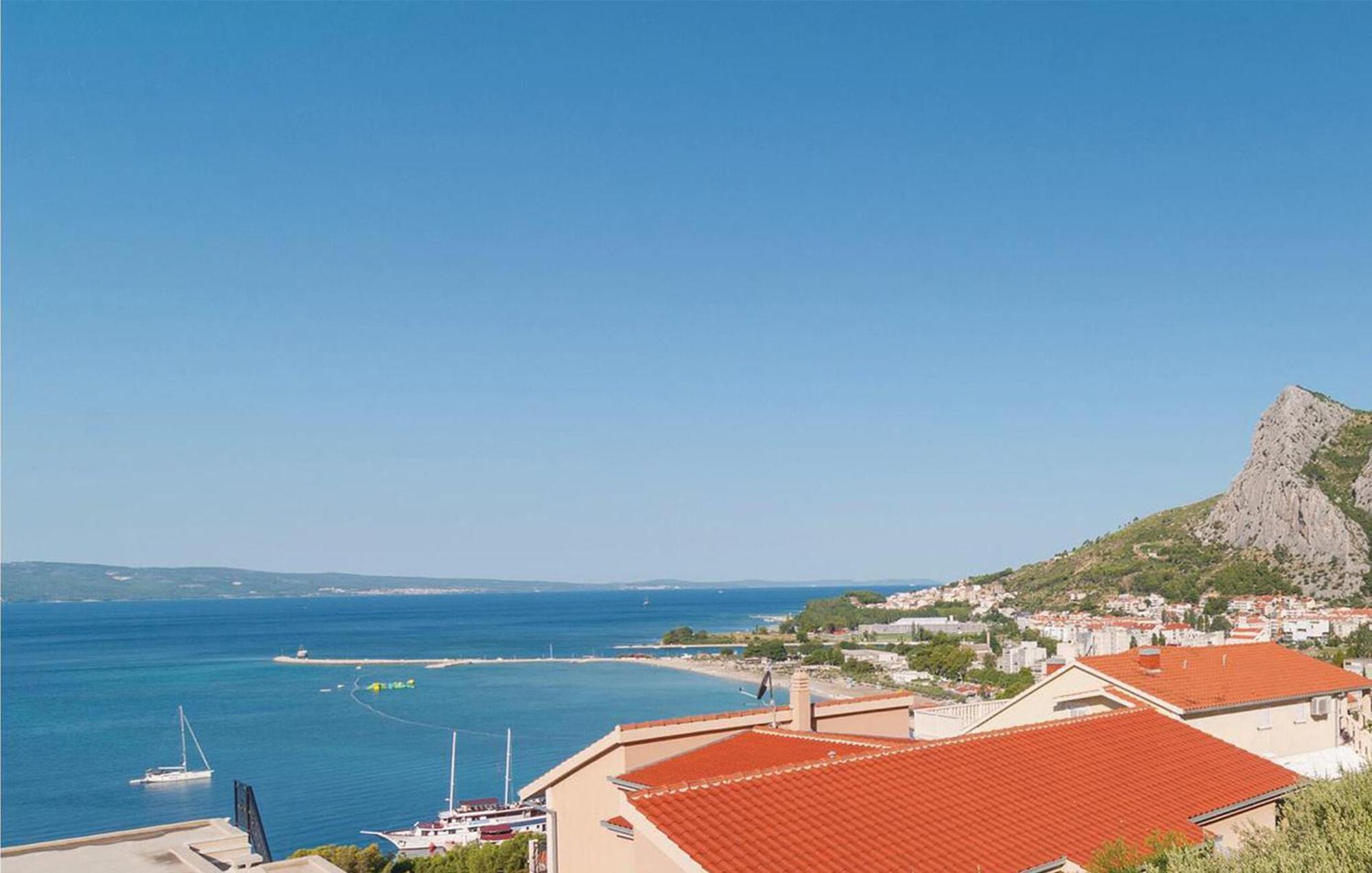 Gorgeous Apartment In Omis With House Sea View Dış mekan fotoğraf